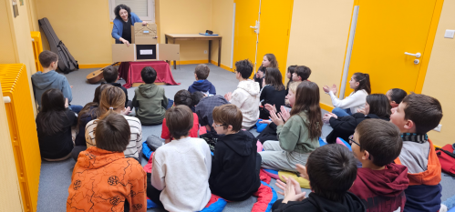 rencontre collégiens et autrice Farah DOUIBI à la bibliothèque