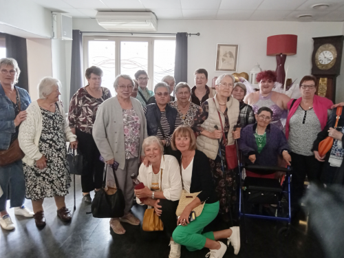 les membres de tricot plaisir au cabaret